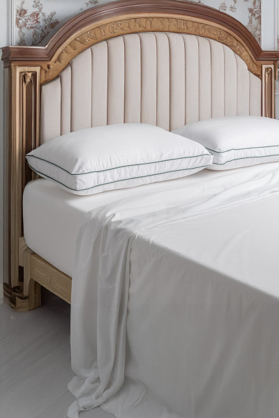 Lia Pillow – Microfiber with Aloe Vera | Medium-High Firmness | Made in Spain