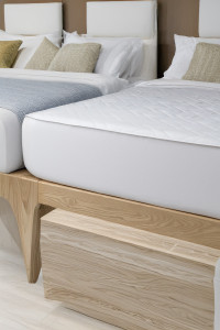 Basic Waterproof Mattress Protector – 100% Cotton + Polyethylene Laminated